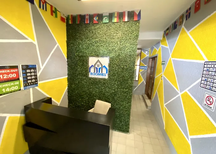 Roomies Condesa Hostel